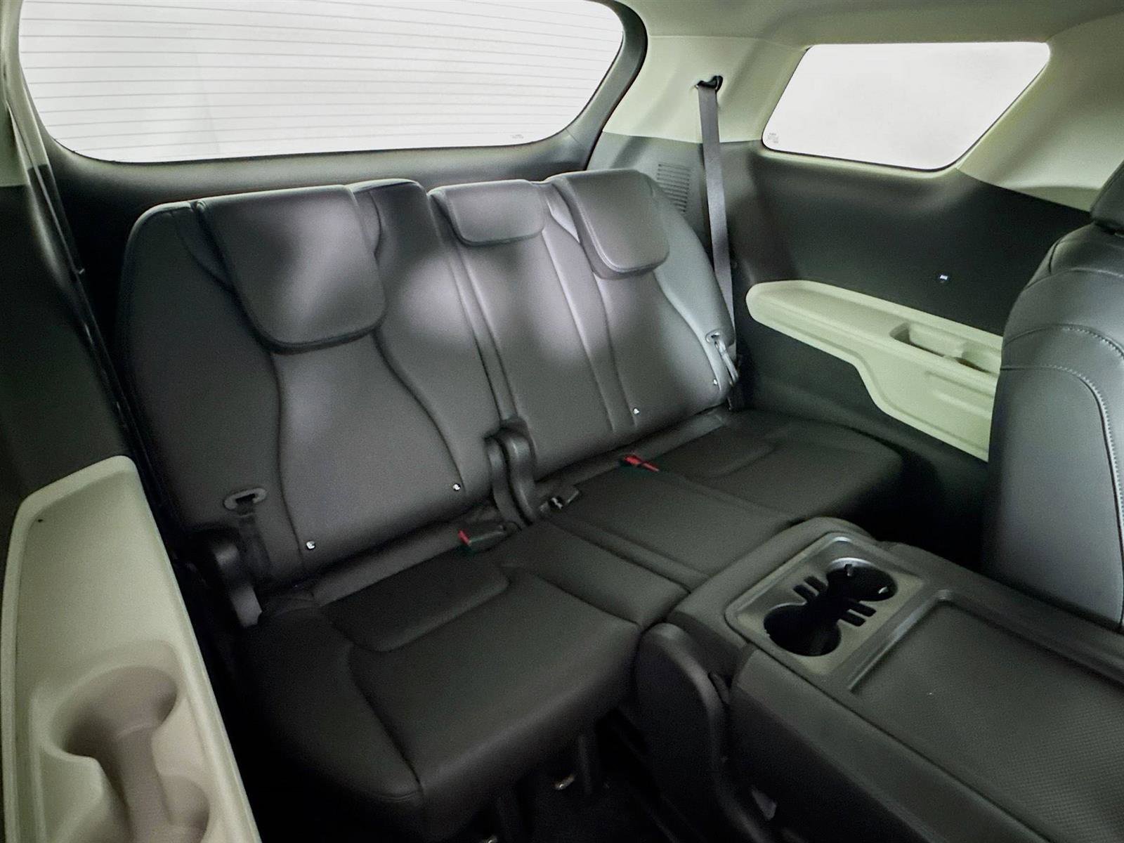 2024 Kia Carnival LX photo 26