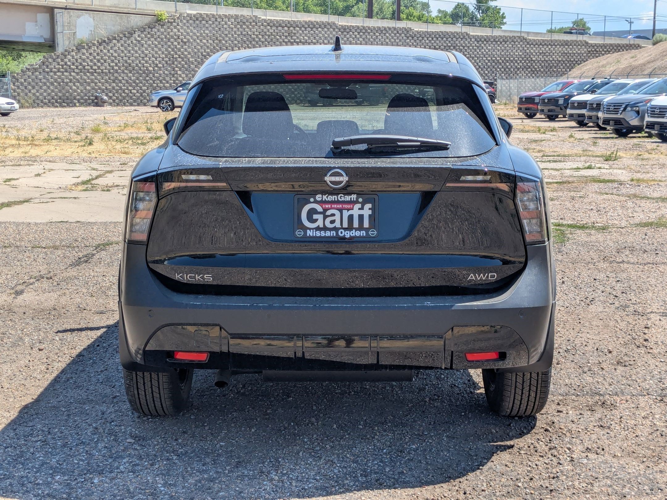 2025 Nissan Kicks SV photo 2