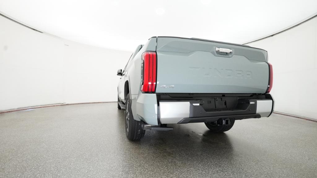 2025 Toyota Tundra Limited CrewMax photo 16