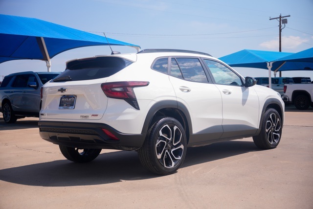 2024 Chevrolet Trax photo 3
