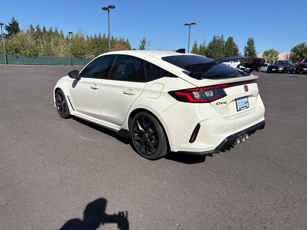 2024 Honda Civic Hatchback photo 3