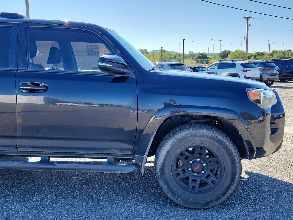 2020 Toyota 4Runner SR5 Premium photo 4