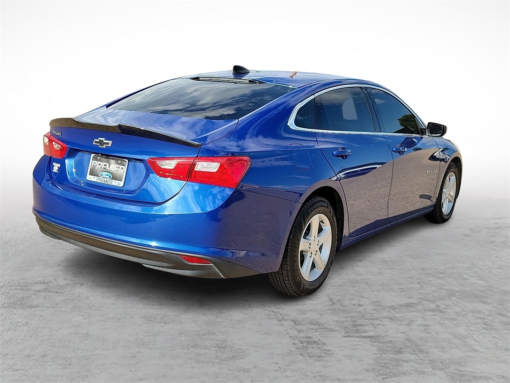 2023 Chevrolet Malibu LS photo 11