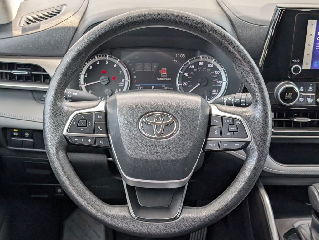 2023 Toyota Highlander L photo 9