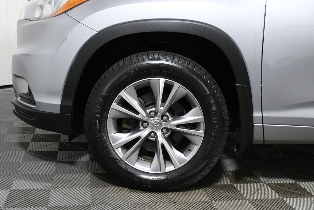 2015 Toyota Highlander Base Hybrid photo 11