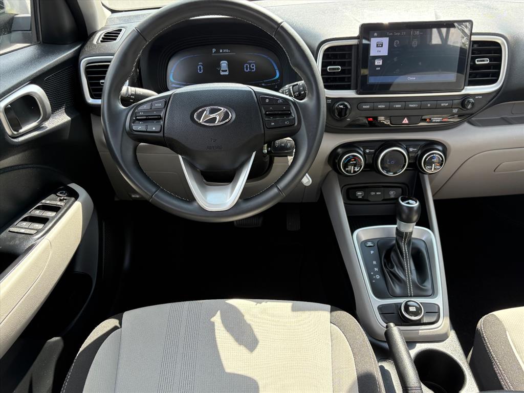 2023 Hyundai Venue SEL Limited photo 18