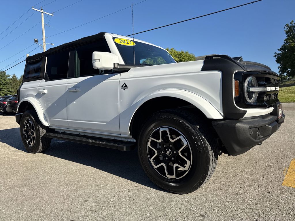 2022 Ford Bronco Outer Banks photo 3