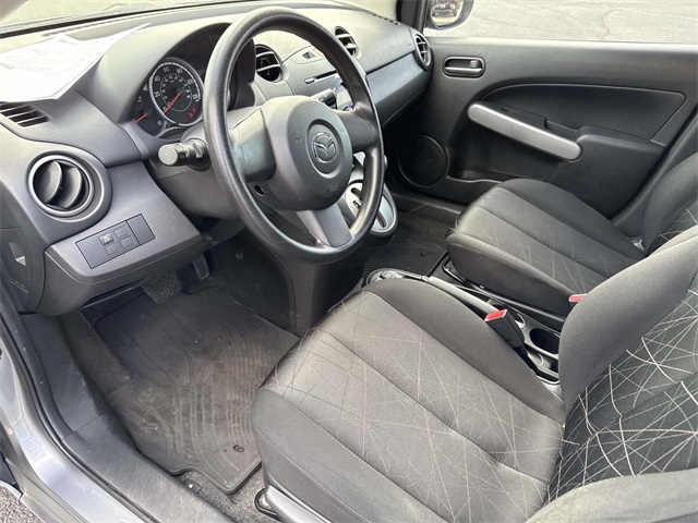 2012 Mazda Mazda2 Sport photo 2