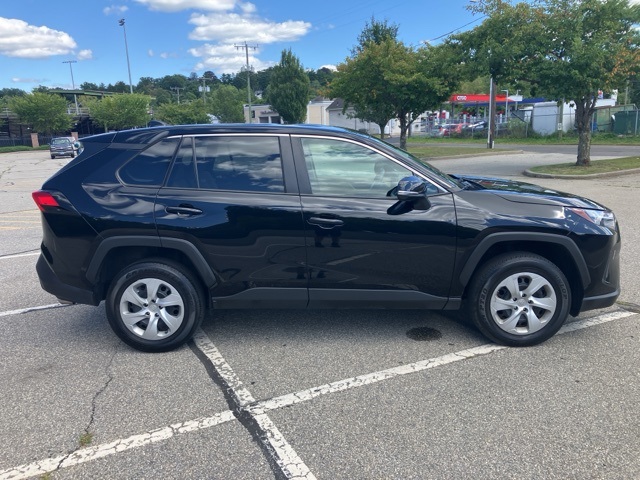 2023 Toyota RAV4 LE photo 4