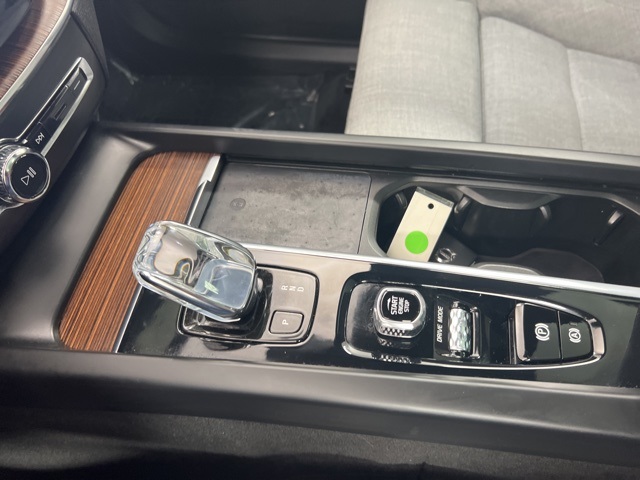2021 Volvo XC60 Recharge Hybrid T8 Inscription photo 18