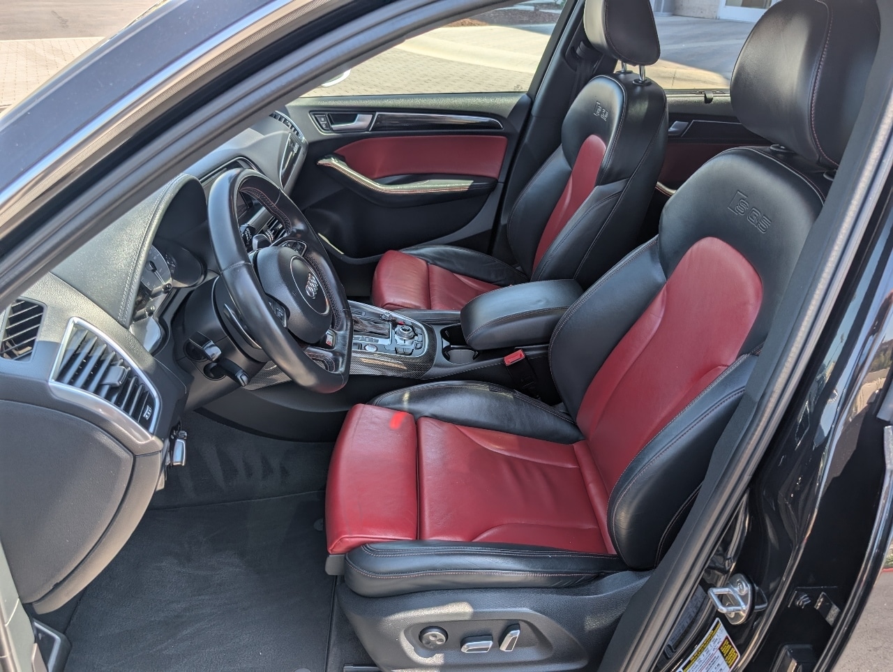 2014 Audi SQ5 Prestige photo 2
