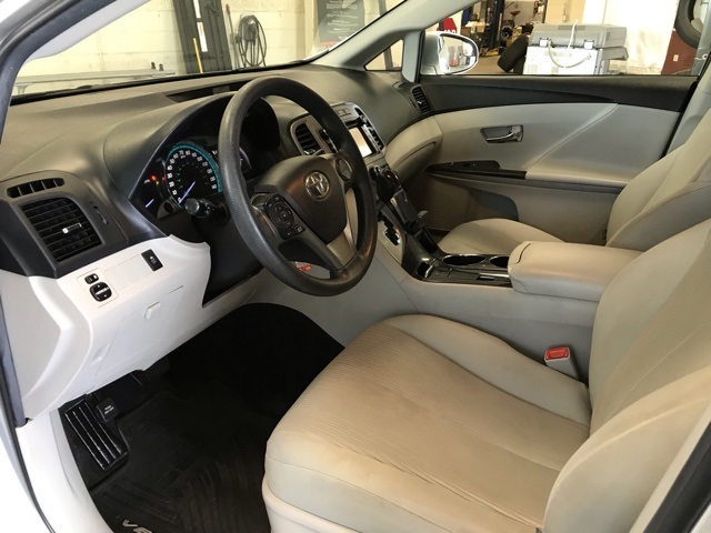 2014 Toyota Venza LE photo 11