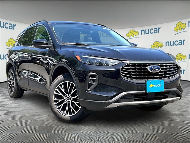 2025 Ford Escape PHEV's photo