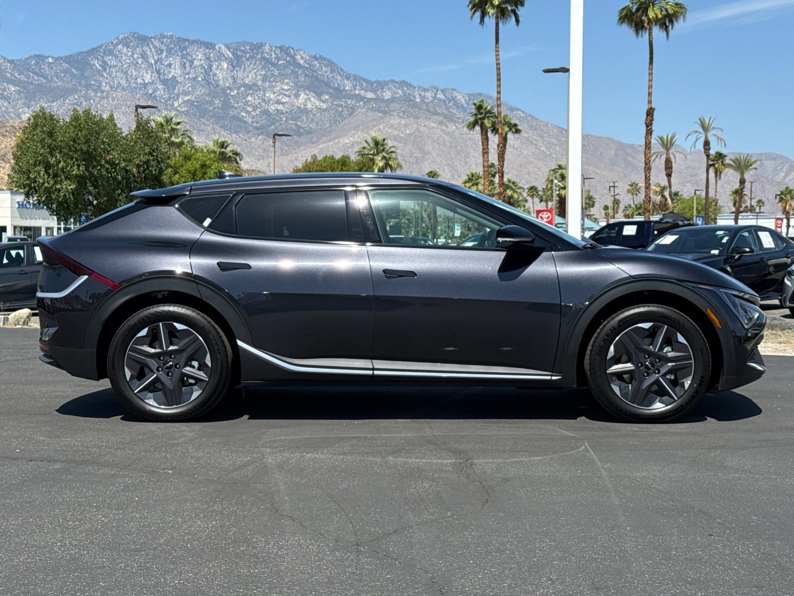 2025 Kia EV6 Light photo 2