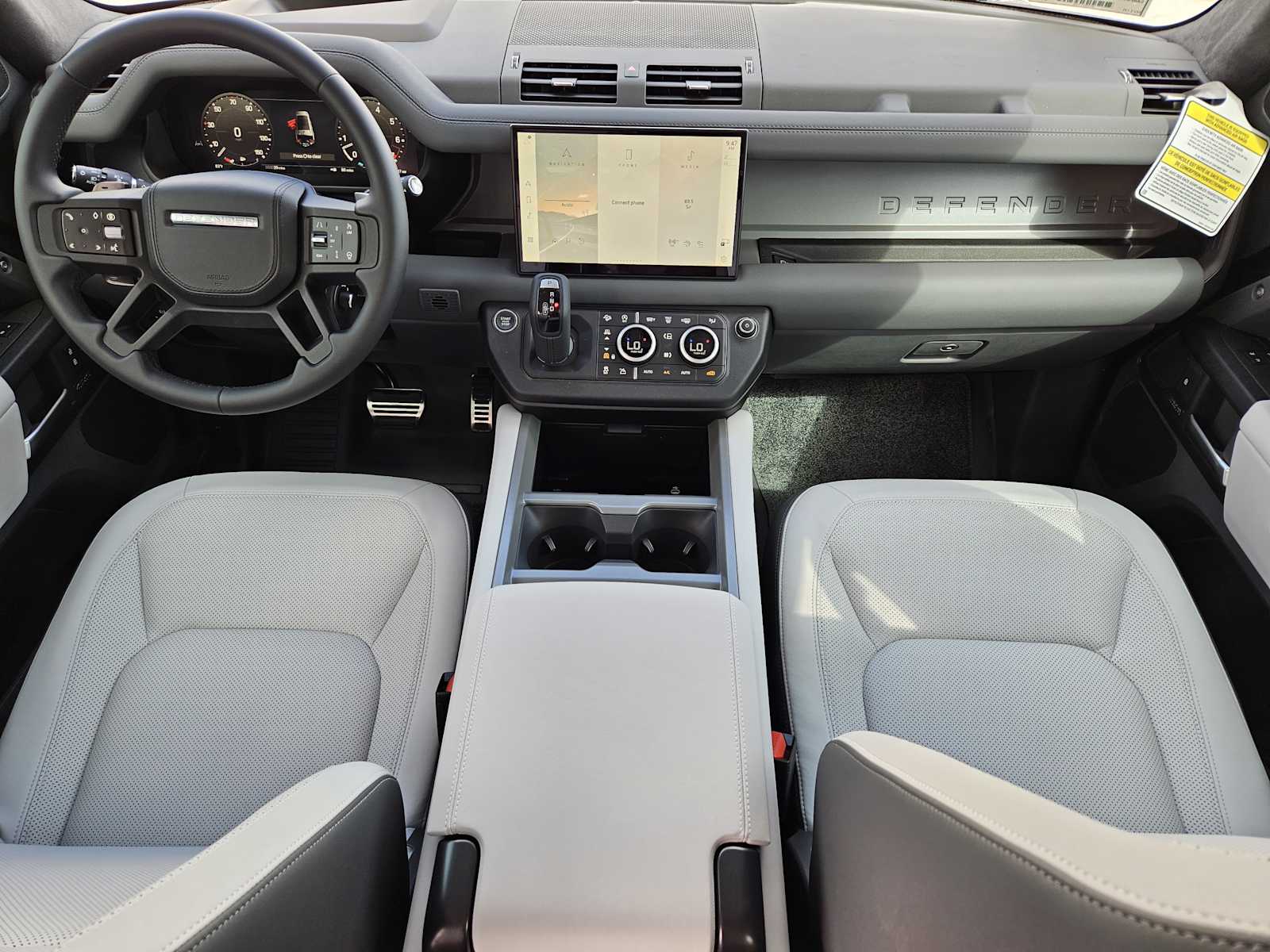 2025 Land Rover Defender 130 V8 photo 24