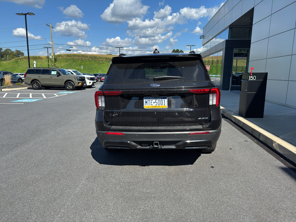 2025 Ford Explorer ST-Line photo 6