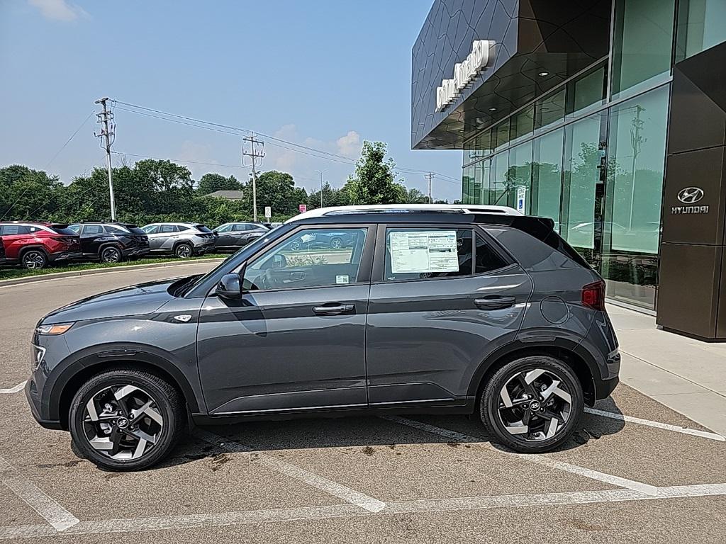 2025 Hyundai Venue Limited photo 2