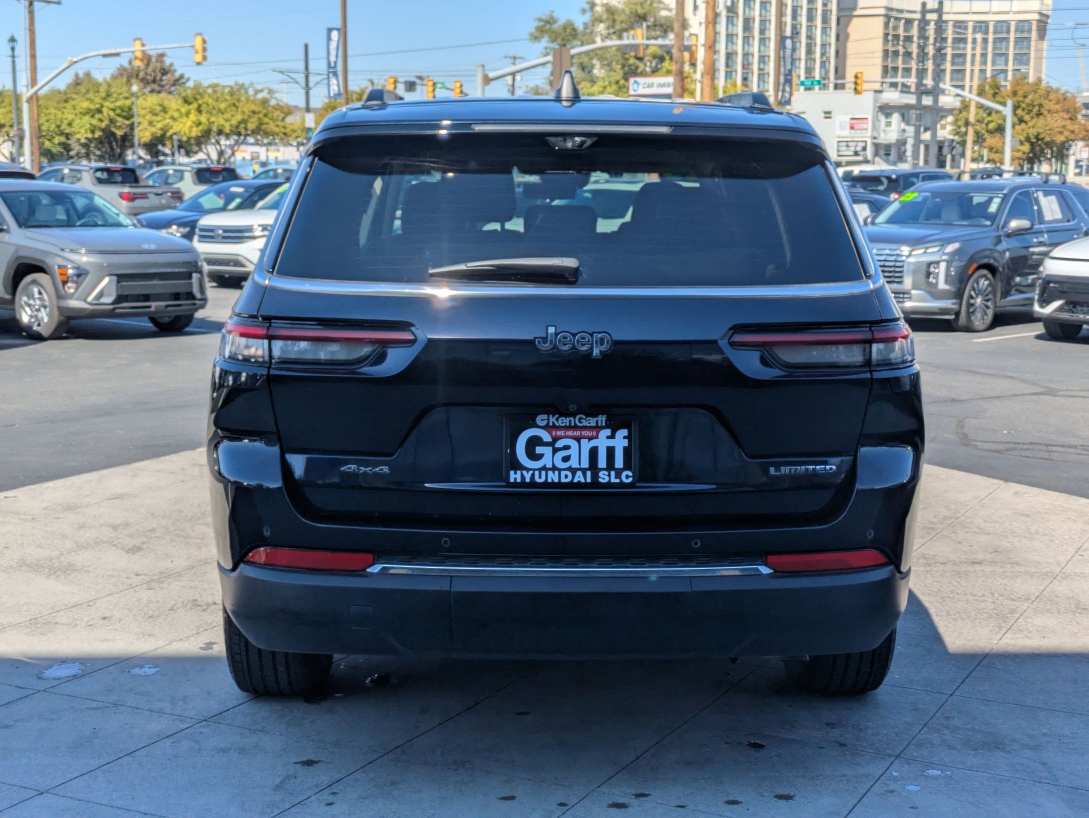 2023 Jeep Grand Cherokee Limited photo 3