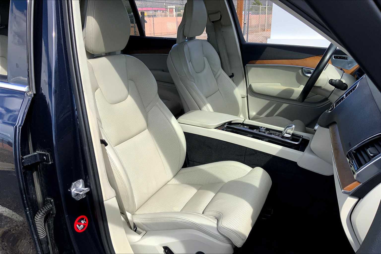 2017 Volvo XC90 Inscription photo 6