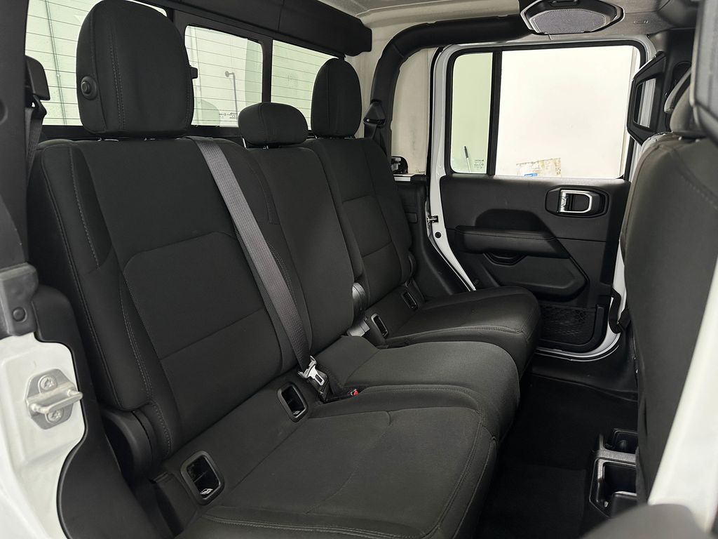 2020 Jeep Gladiator Overland photo 14