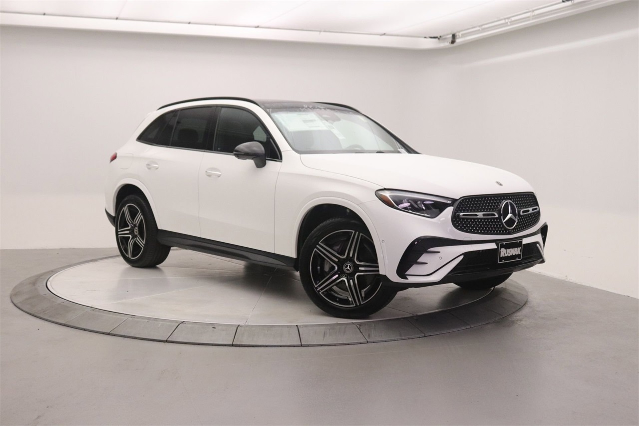 2026 Mercedes-Benz GLC Base's photo