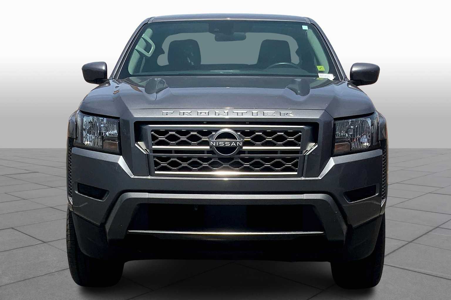 2022 Nissan Frontier SV Crew Cab photo 3