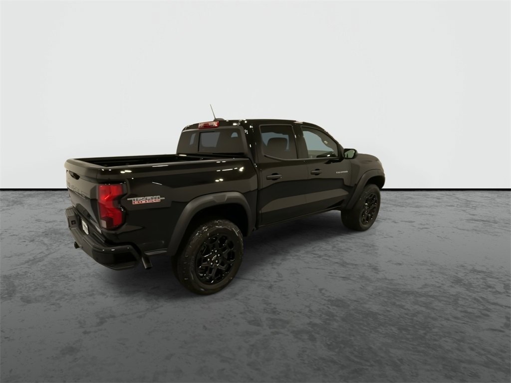 2026 Chevrolet Colorado Trail Boss photo 2