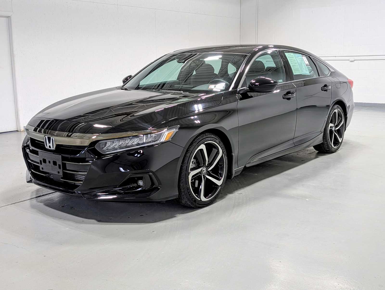 2022 Honda Accord Sport's photo