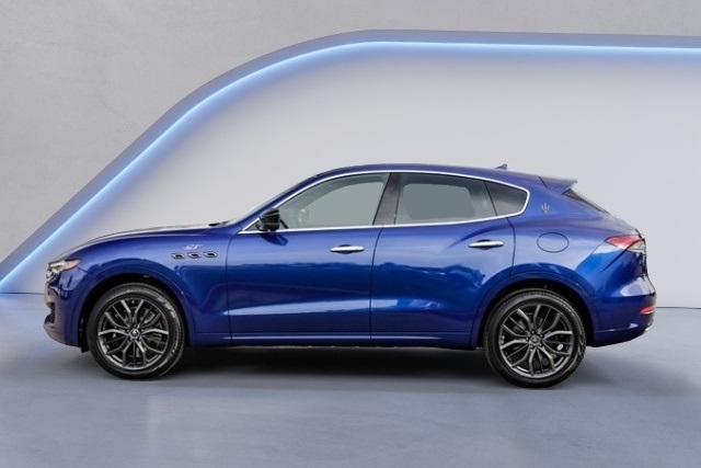 2024 Maserati Levante GT photo 4