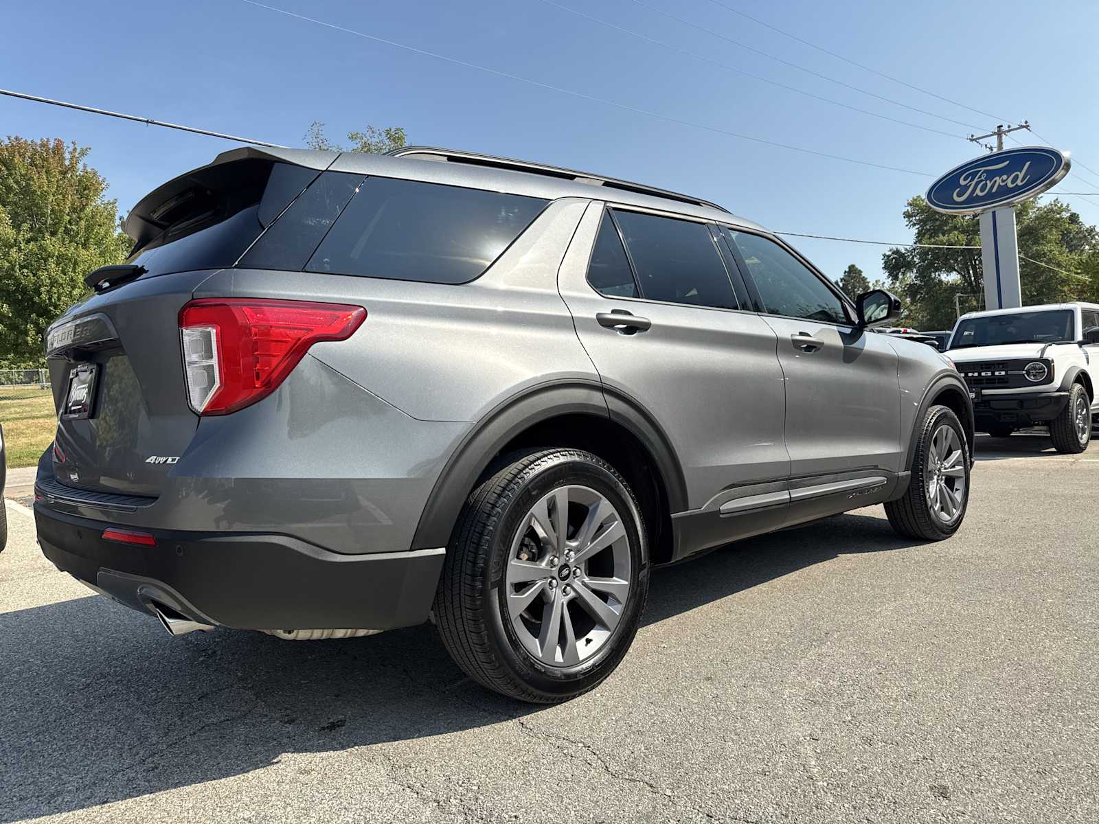 2022 Ford Explorer XLT photo 2