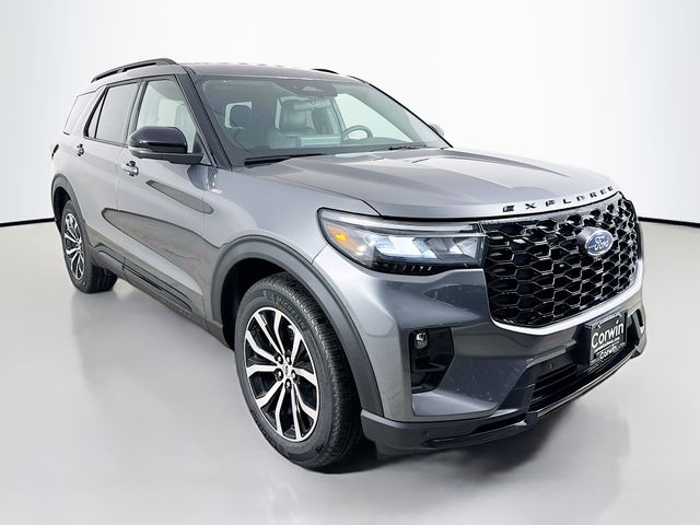 2026 Ford Explorer ST-LINE's photo