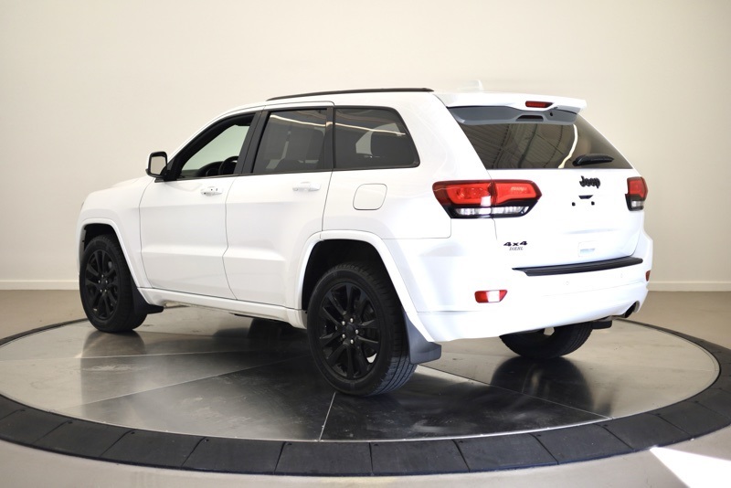 2021 Jeep Grand Cherokee Laredo X photo 4