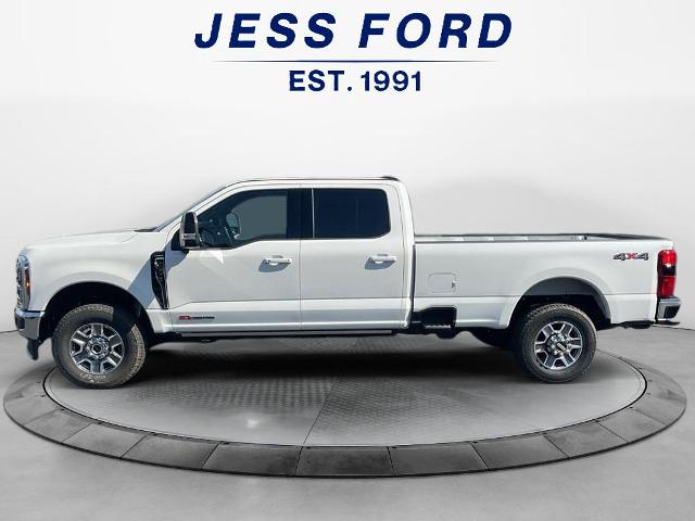 2025 Ford F-350 Lariat photo 2