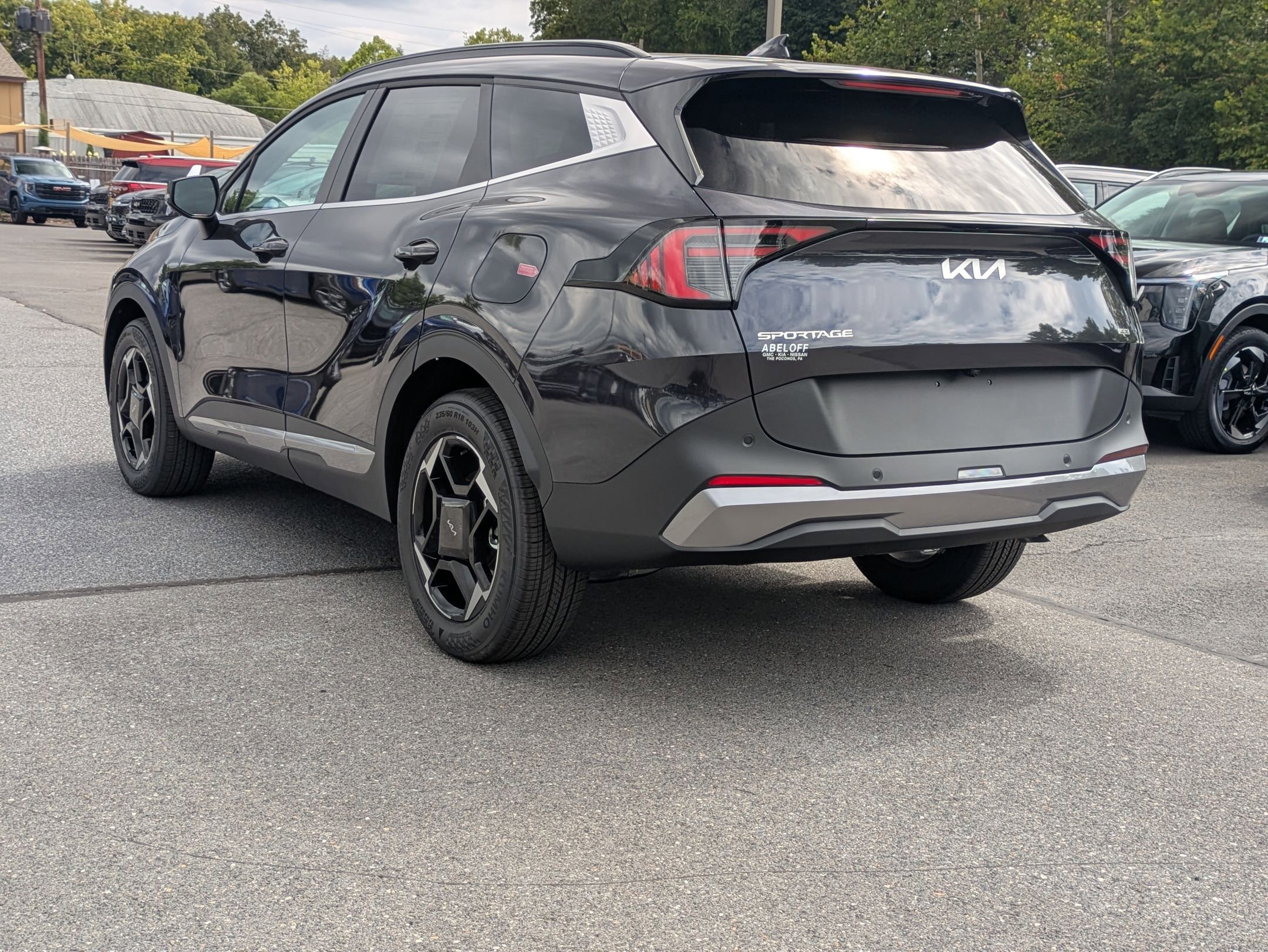 2026 Kia Sportage EX photo 3