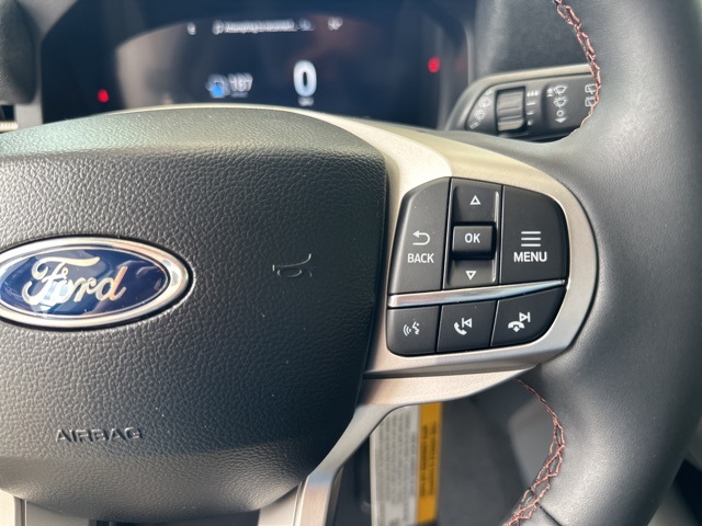 2025 Ford Explorer photo 16