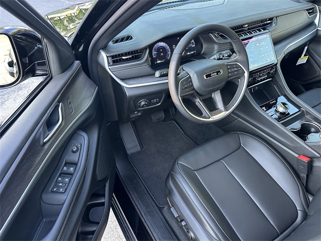 2025 Jeep Grand Cherokee Limited photo 32