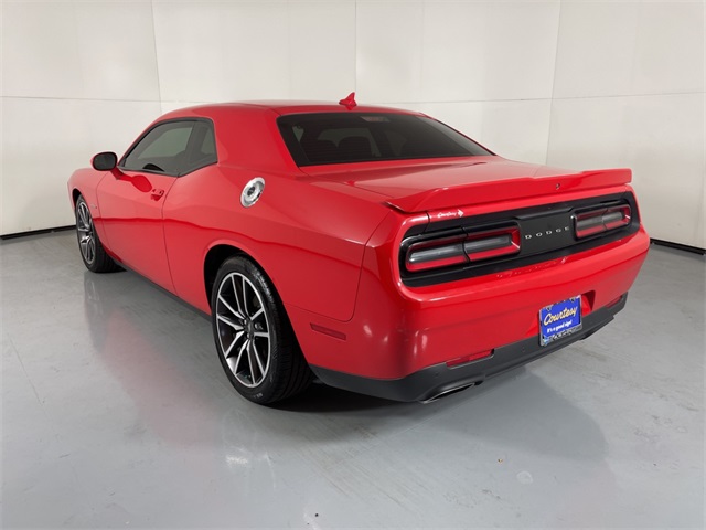 2022 Dodge Challenger R/T Plus photo 6