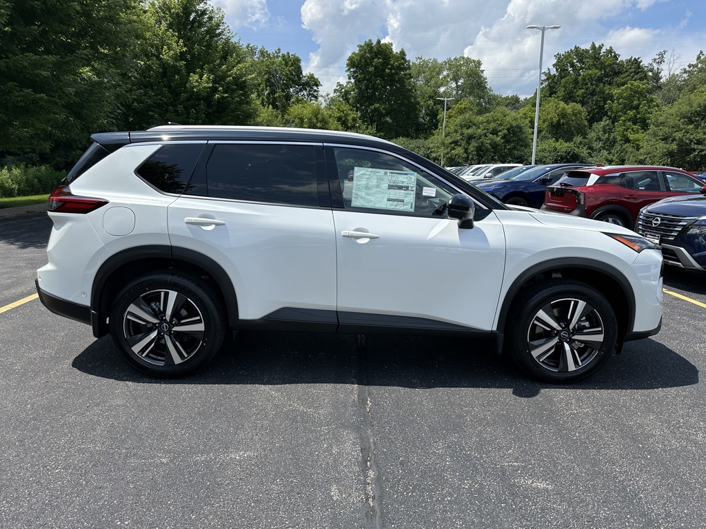 2025 Nissan Rogue SL photo 2