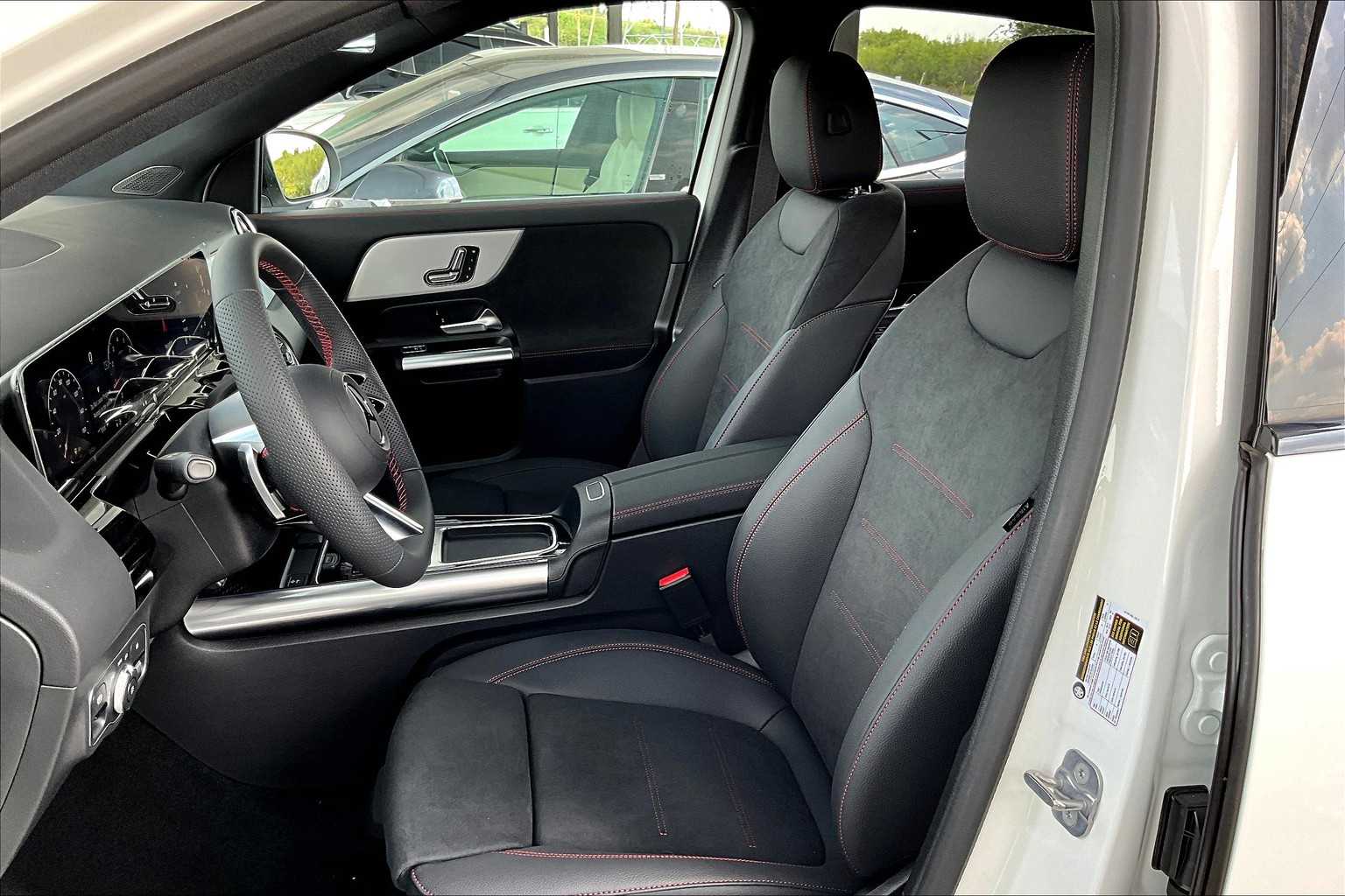 2026 Mercedes Benz GLA 250 photo 14