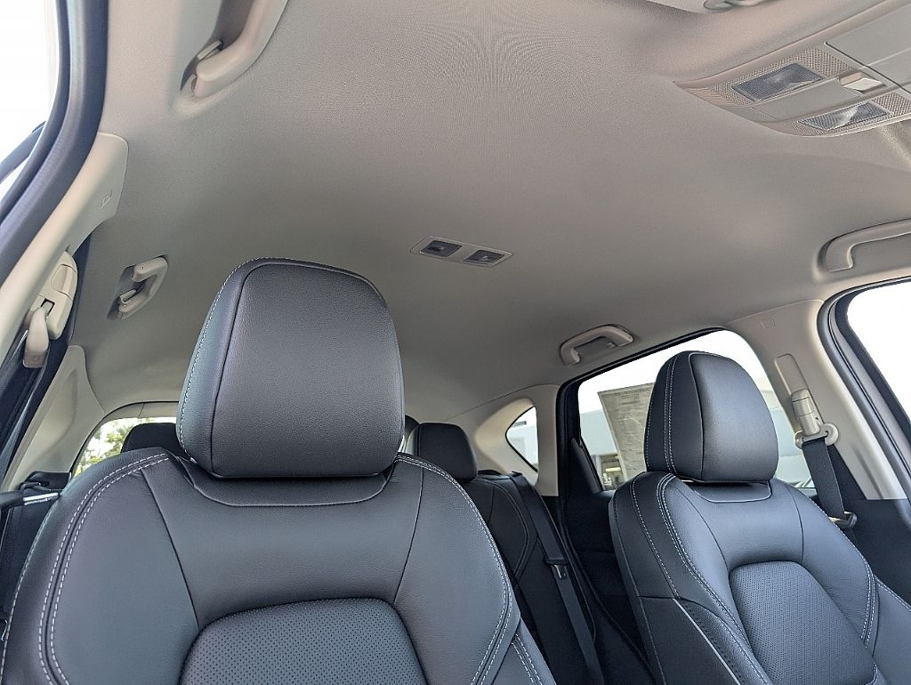 2025 Mazda CX-5 2.5 S Preferred photo 13