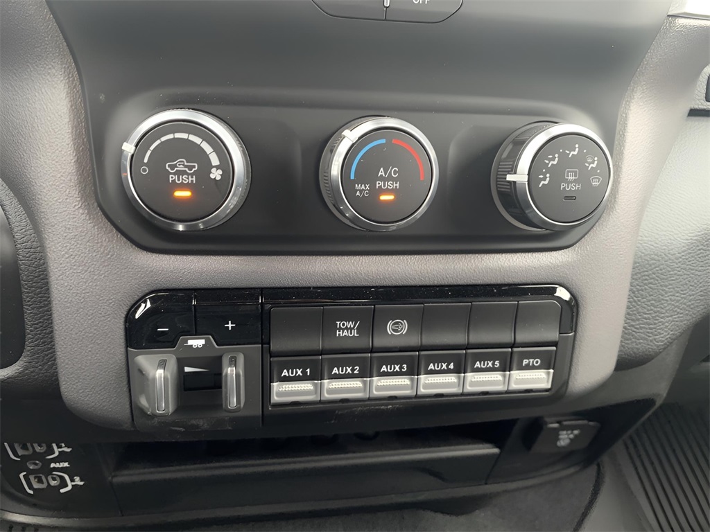 2024 Ram 4500 SLT photo 40