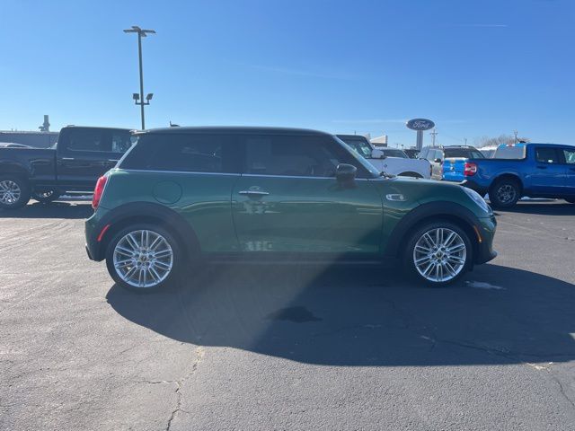 Used 2021 MINI Hardtop 2 Door SE with VIN WMWXP3C00M2N86861 for sale in Niles, MI