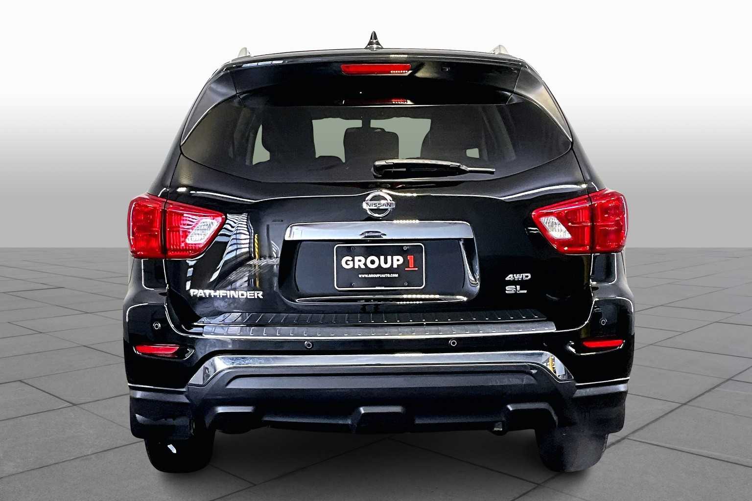 2020 Nissan Pathfinder SL photo 4