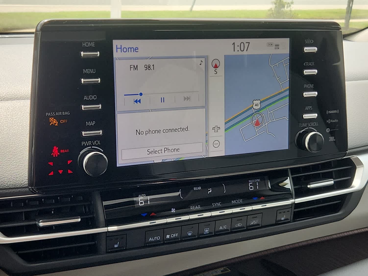 2021 Toyota Sienna XLE photo 9