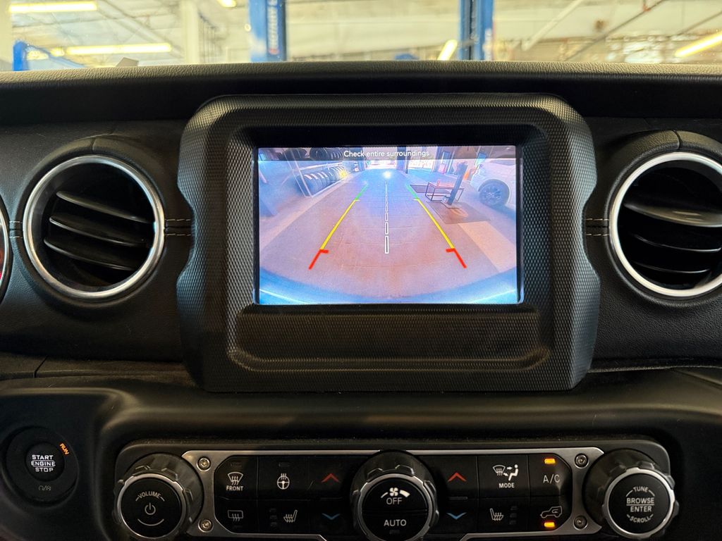2019 Jeep Wrangler Unlimited Sahara photo 20