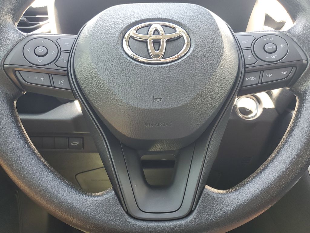 2025 Toyota RAV4 Hybrid XLE photo 18