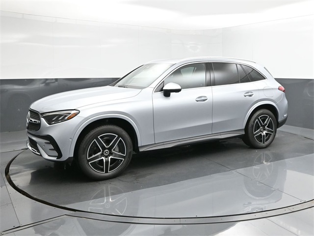 2025 Mercedes-Benz GLC Base's photo