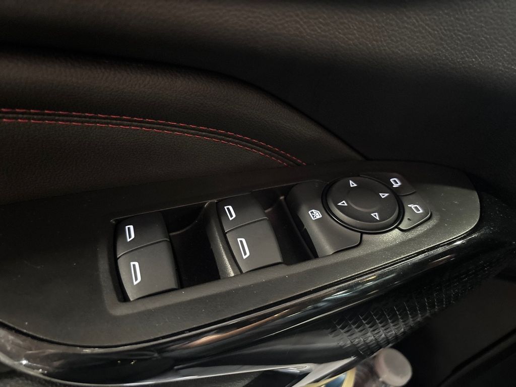 2025 Chevrolet Trax photo 21