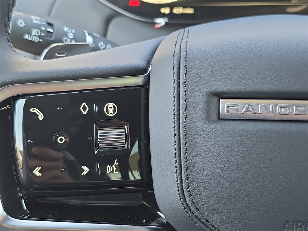 2025 Land Rover Range Rover Sport SE photo 17