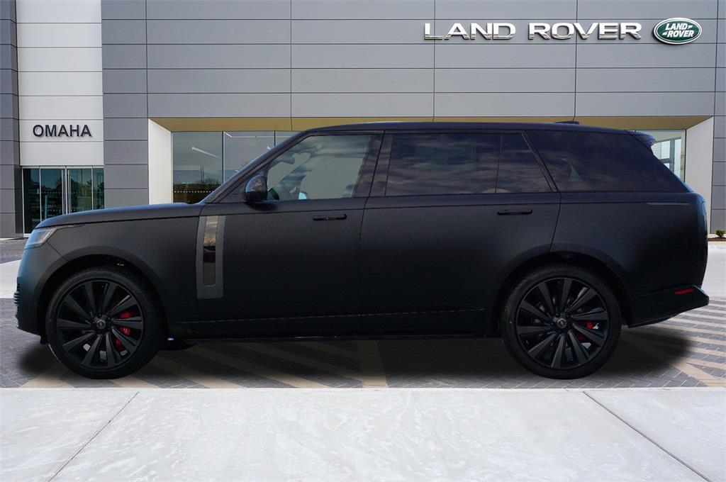 2025 Land Rover Range Rover SV photo 3